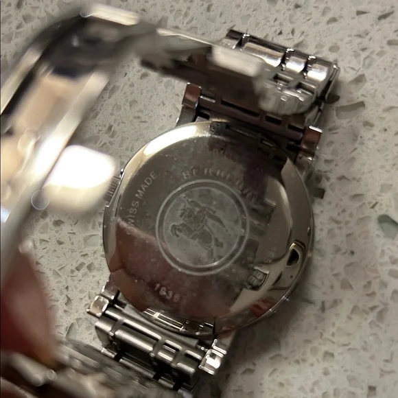 Burberry Heritage Mens Analogue Quartz Watch with Stainless Steel Bracelet BU135 - Picture 2 of 2